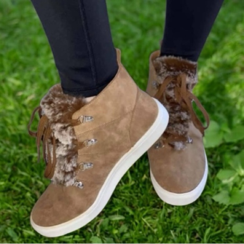 COUGAR Womens Dani Leather Rabbit Athletic and Training Shoes NWOT